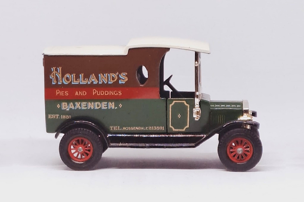 Hollands Pies (Red Wheels)